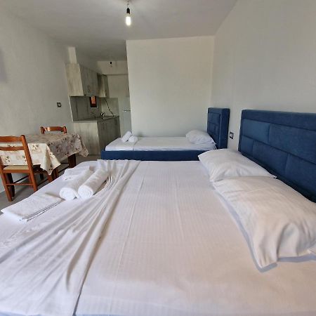 Petrefi Apartments Ksamil Buitenkant foto