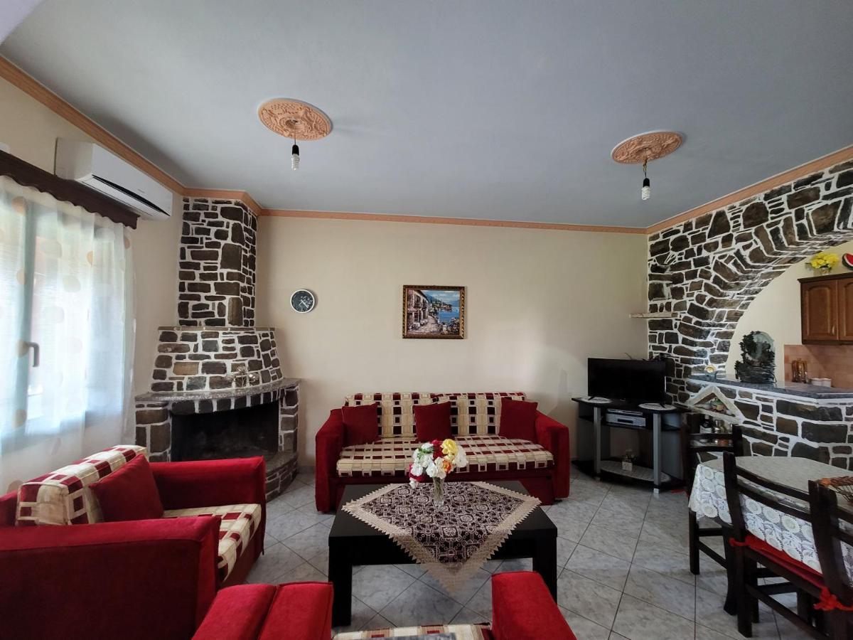 Petrefi Apartments Ksamil Buitenkant foto