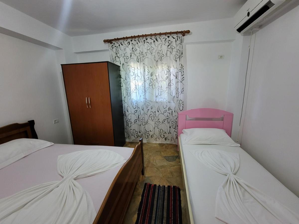 Petrefi Apartments Ksamil Buitenkant foto