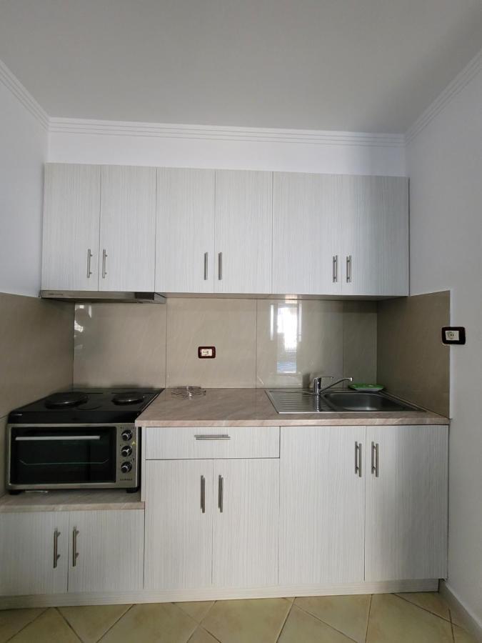 Petrefi Apartments Ksamil Buitenkant foto