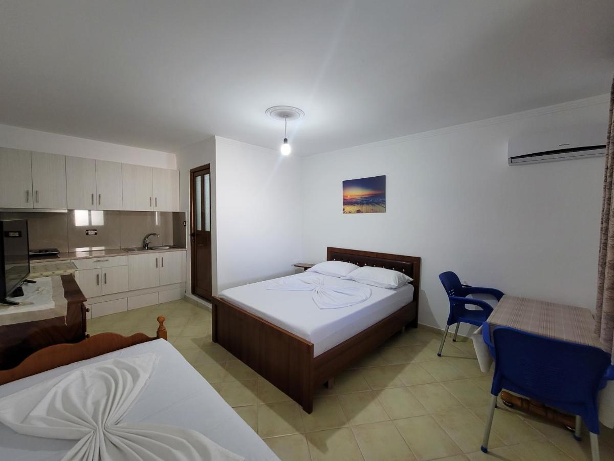 Petrefi Apartments Ksamil Buitenkant foto