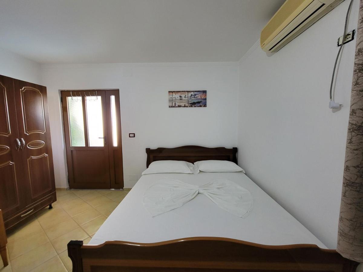Petrefi Apartments Ksamil Buitenkant foto