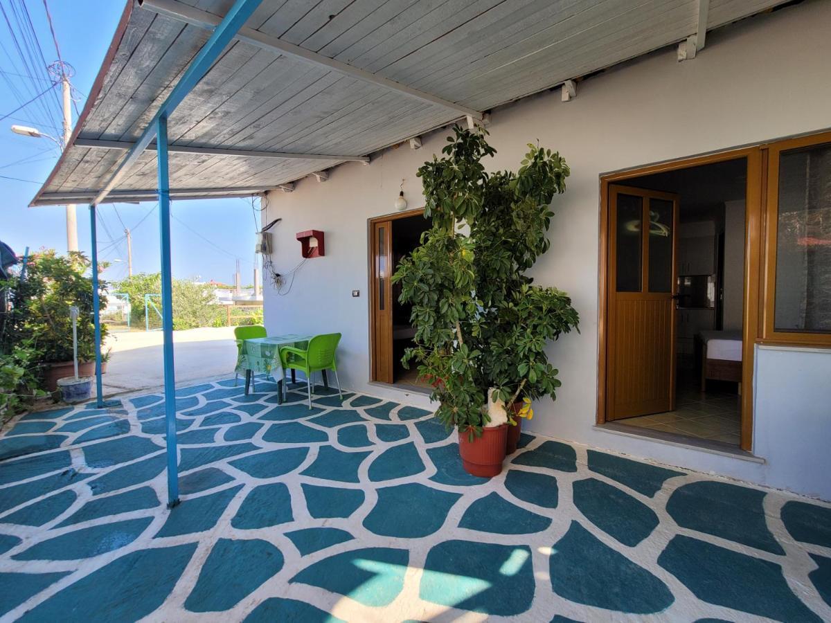Petrefi Apartments Ksamil Buitenkant foto