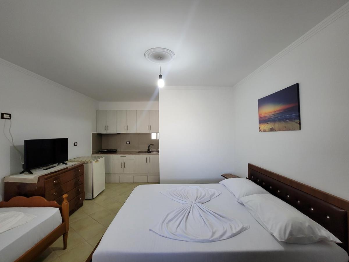 Petrefi Apartments Ksamil Buitenkant foto