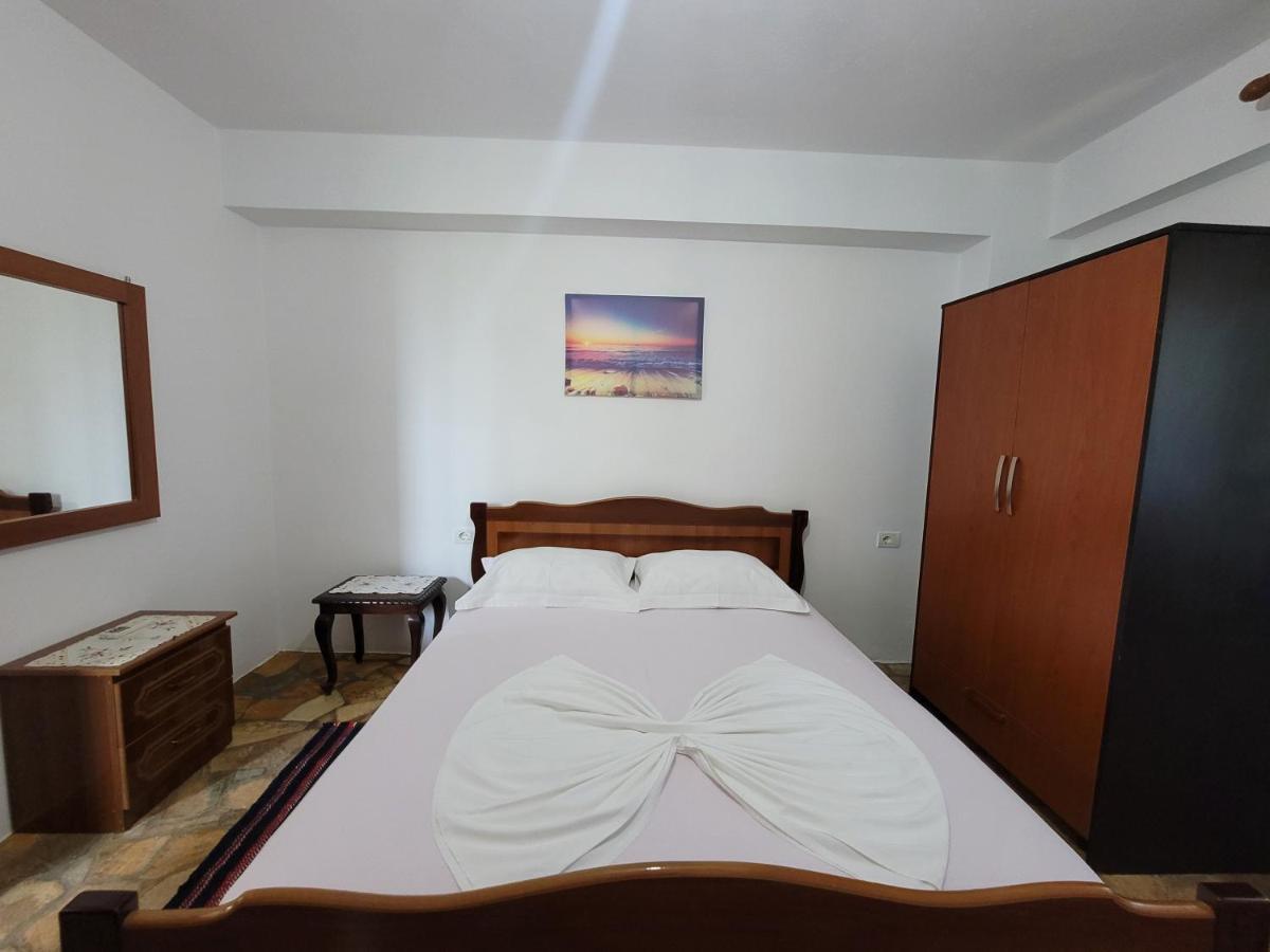 Petrefi Apartments Ksamil Buitenkant foto