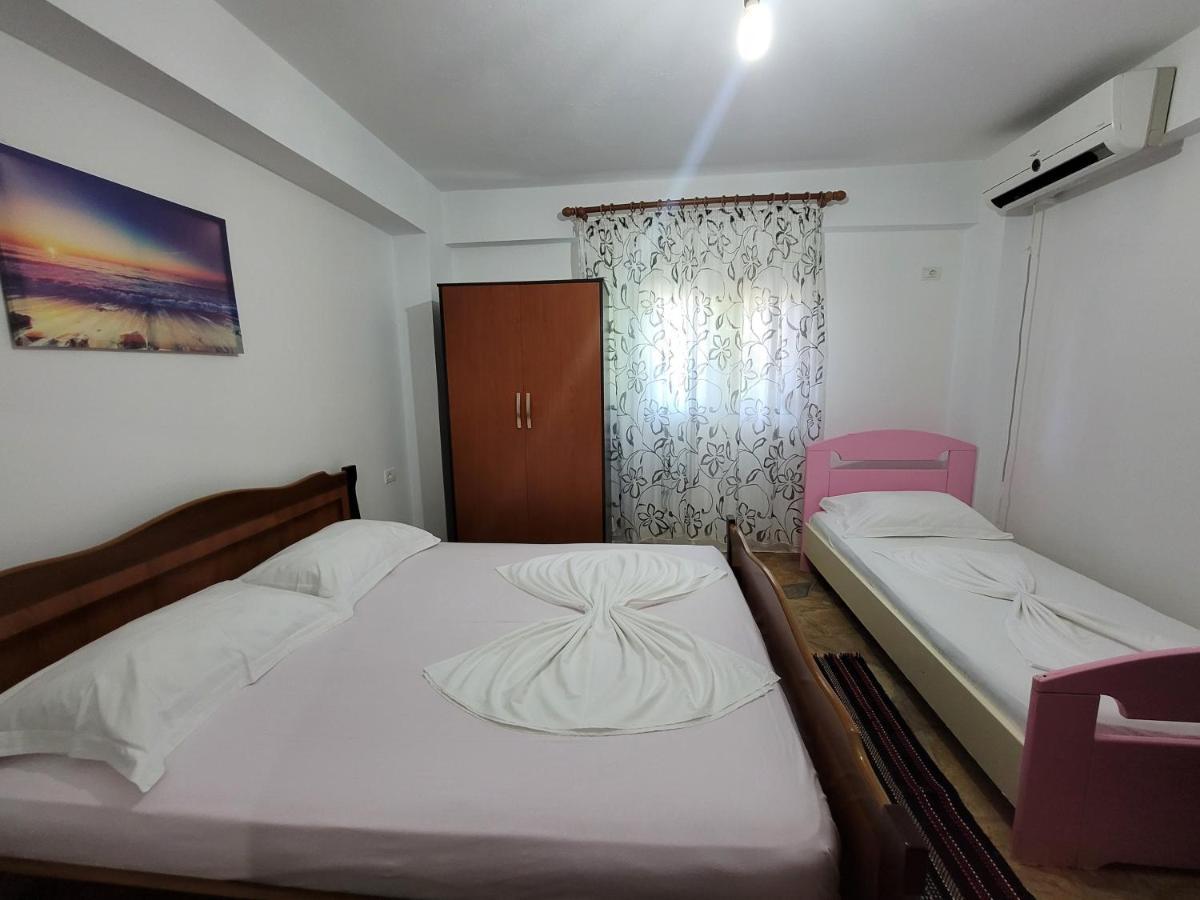 Petrefi Apartments Ksamil Buitenkant foto