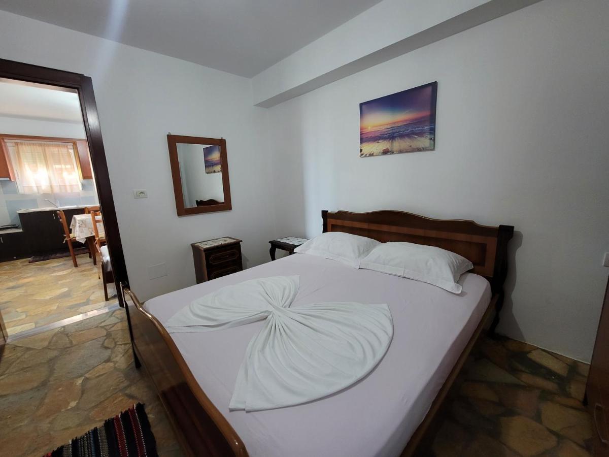 Petrefi Apartments Ksamil Buitenkant foto