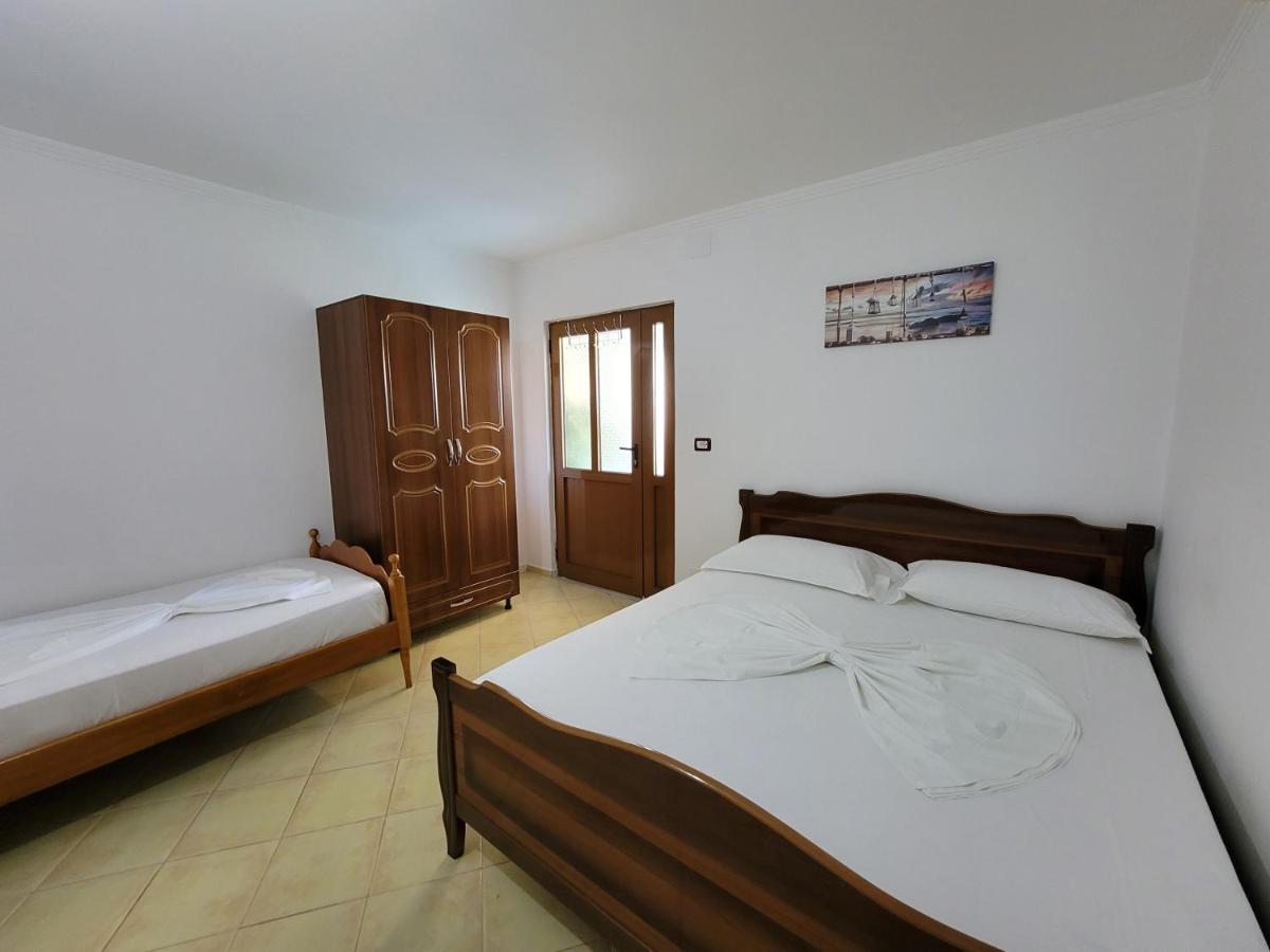 Petrefi Apartments Ksamil Buitenkant foto