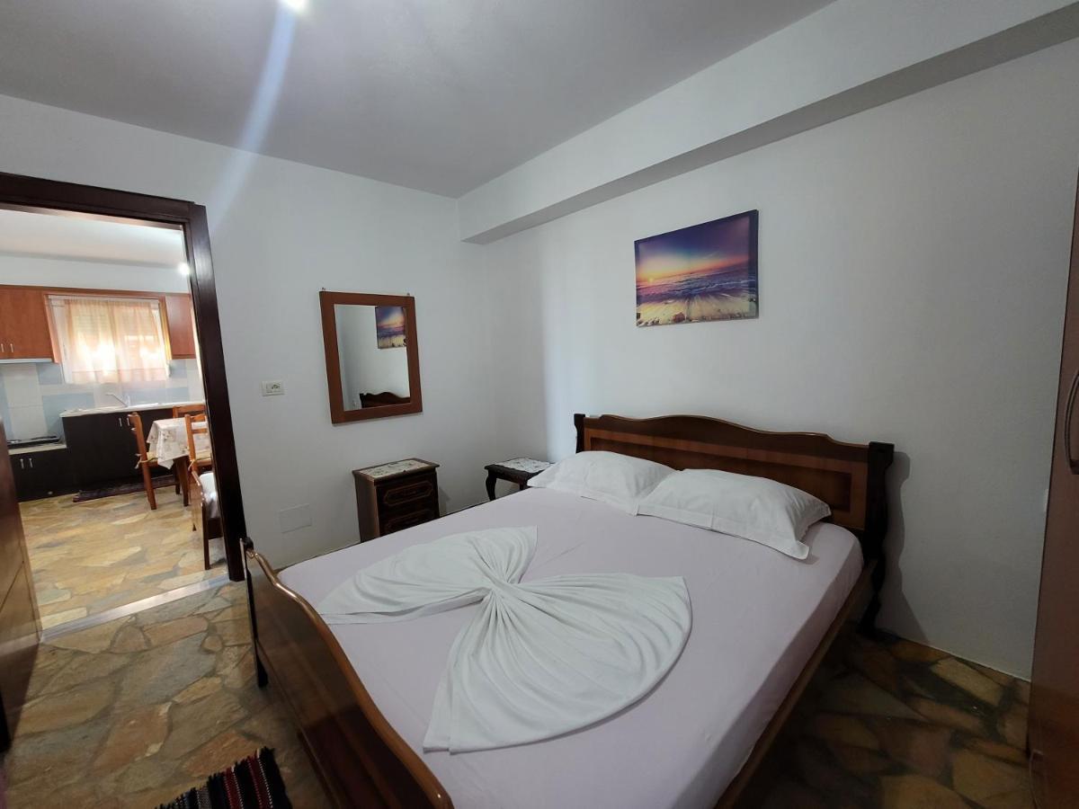 Petrefi Apartments Ksamil Buitenkant foto