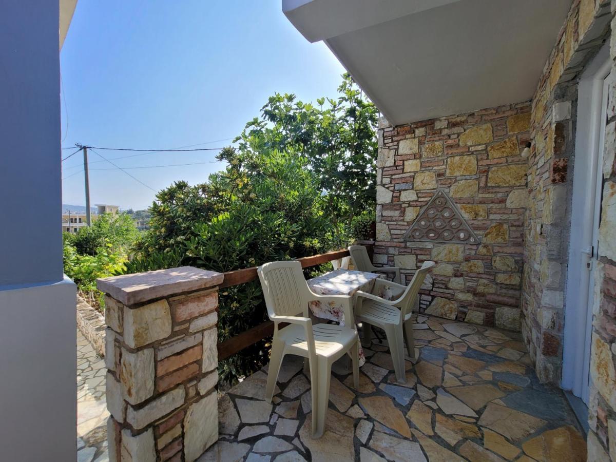 Petrefi Apartments Ksamil Buitenkant foto
