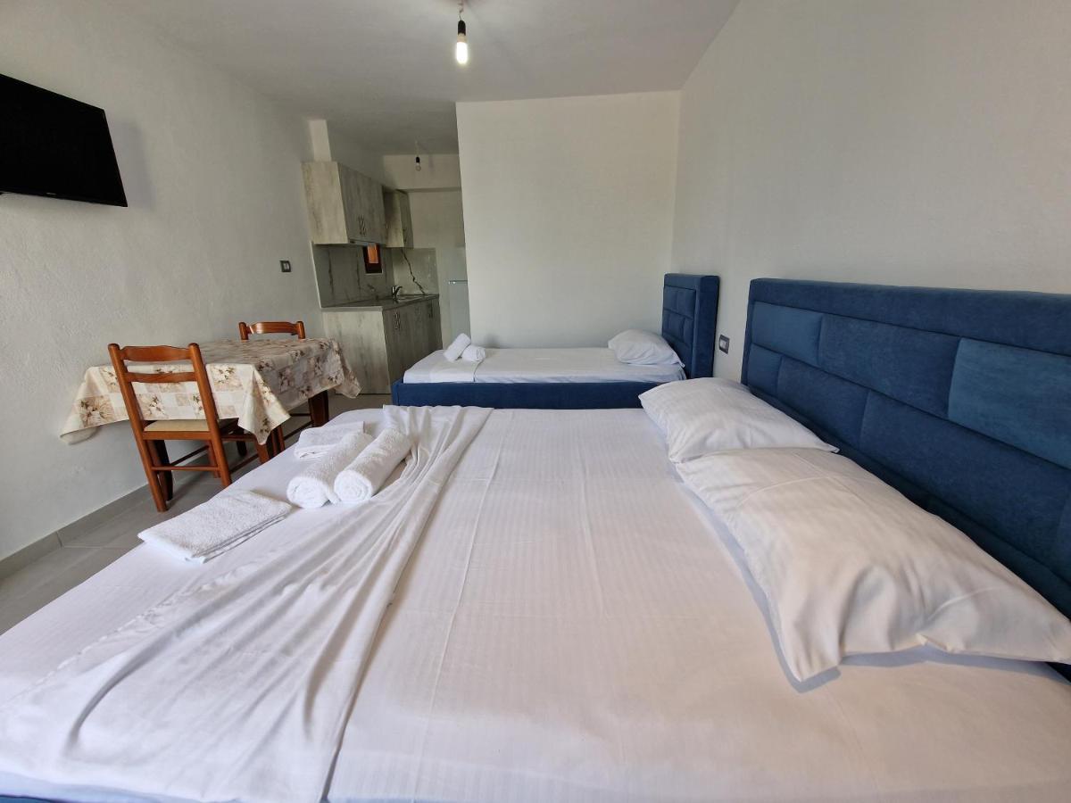 Petrefi Apartments Ksamil Buitenkant foto