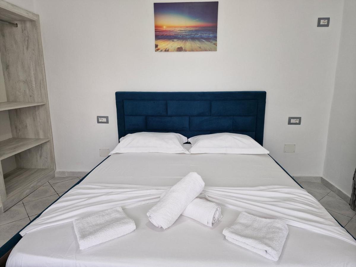 Petrefi Apartments Ksamil Buitenkant foto